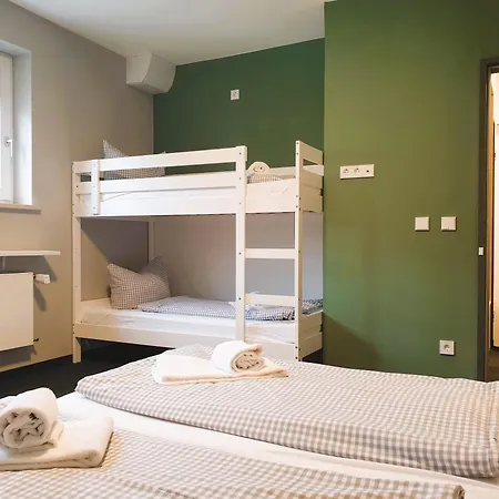 Arrivel Moosfeld - Bisher Novitel