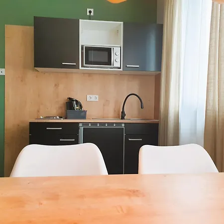 Arrivel Moosfeld - Bisher Novitel München