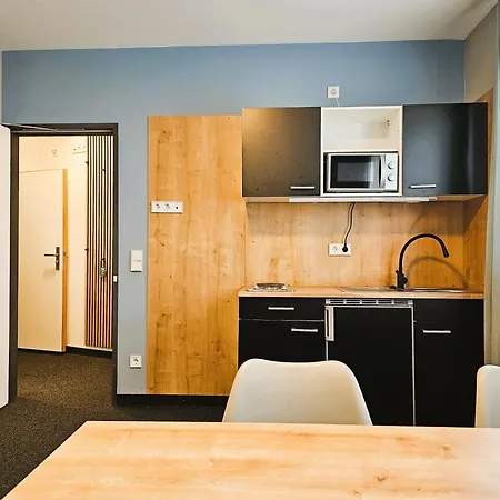 Arrivel Moosfeld - Bisher Novitel * München