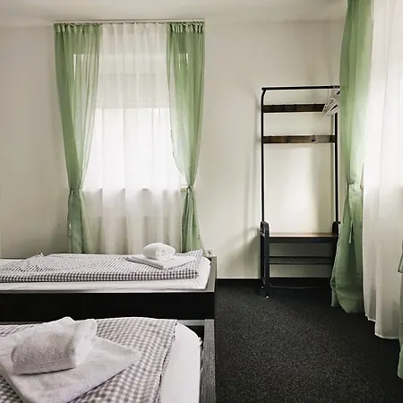 Arrivel Moosfeld - Bisher Novitel München