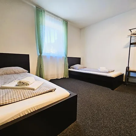 Arrivel Moosfeld - Bisher Novitel München