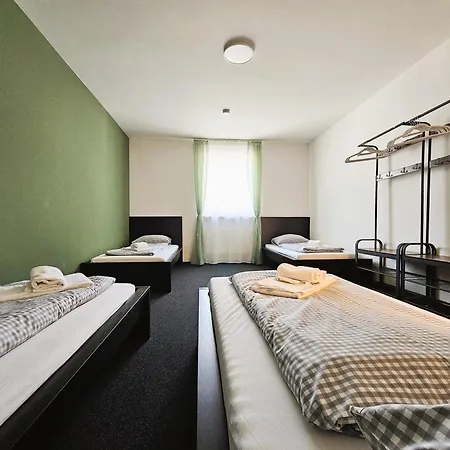 Arrivel Moosfeld - Bisher Novitel * München