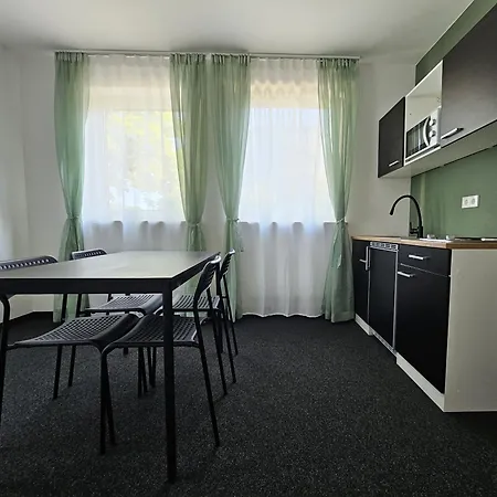 Arrivel Moosfeld - Bisher Novitel Apartman